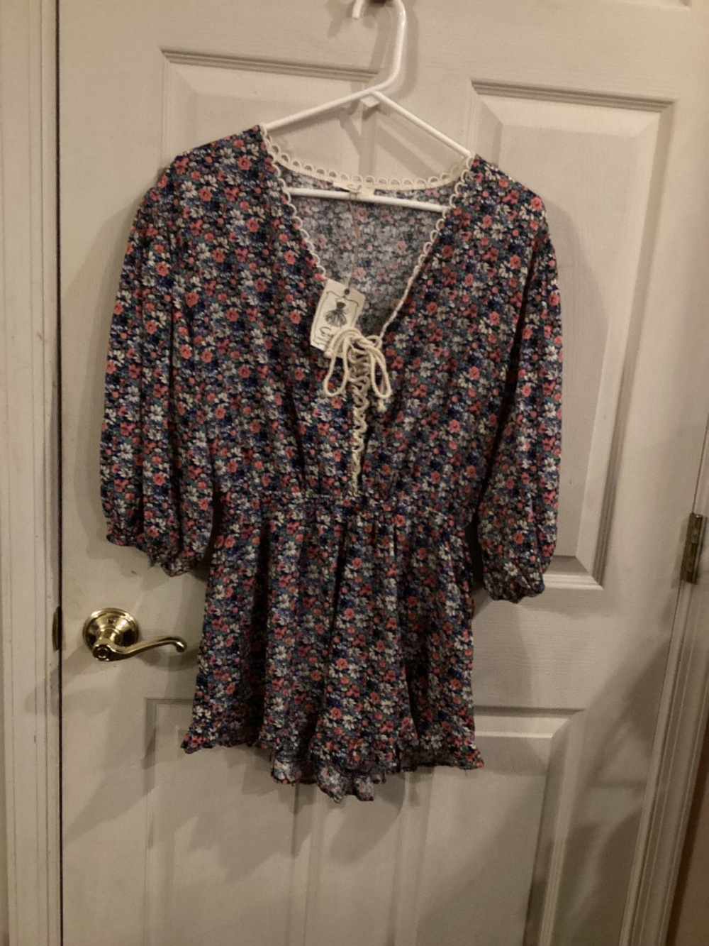 NWT EASEL FLORAL ROMPER SMALL